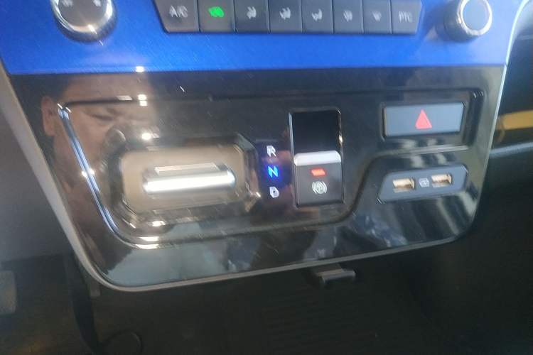 Used Dongfeng Yufeng EM27 2024 EM27L Henan Lidong 41.472 kWh
