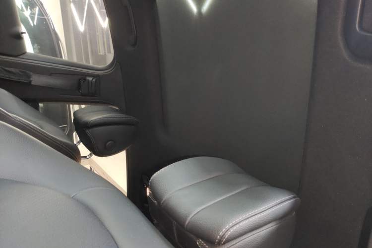 Used Mercedes-Benz GLC 2017 GLC 260 4MATIC Dynamic Edition Headliner