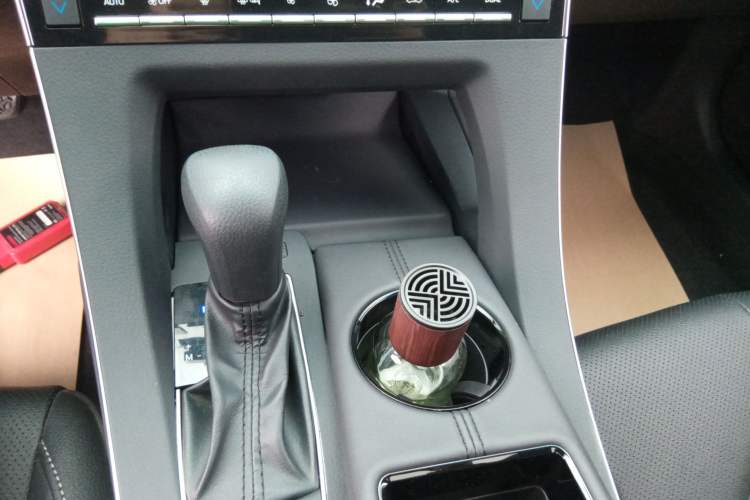 Used Toyota Avalon 2019 2.0L Ambition Edition China VI