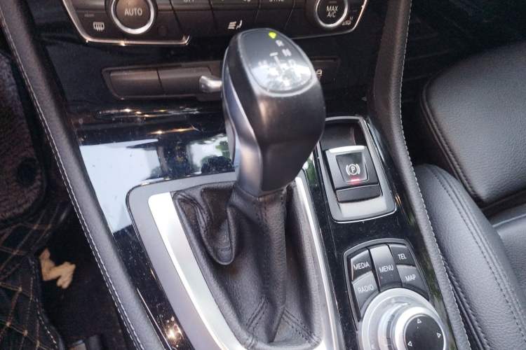 Used BMW 2 Series Active Tourer 2015 218i Sports Design Package Gear Lever