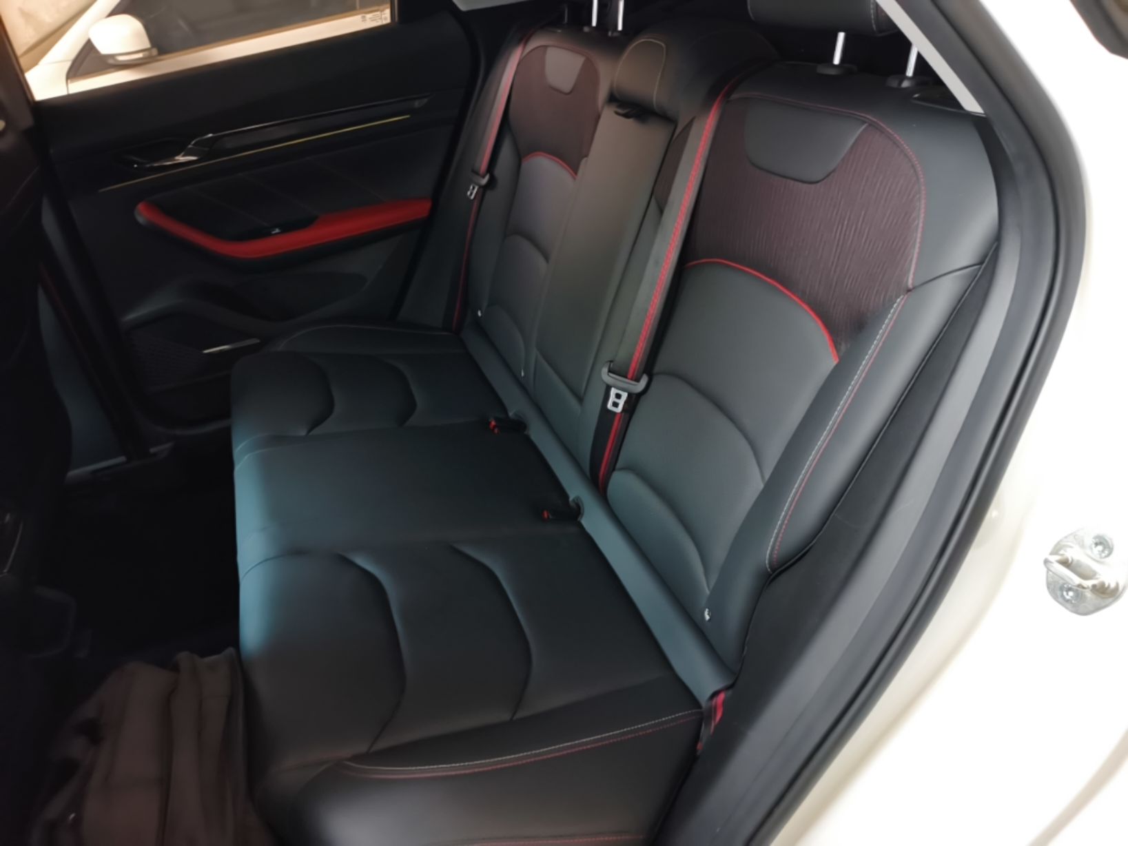 Geely Auto Emgrand S 2021 1.4T CVT Prestige Edition — снимка 20