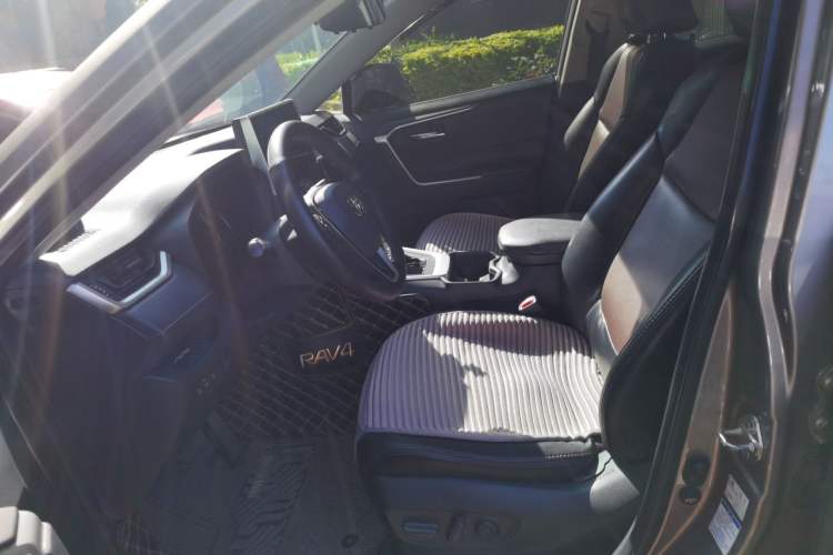 Used Toyota RAV4 2020 2.0L CVT 4x4 Trend Edition
