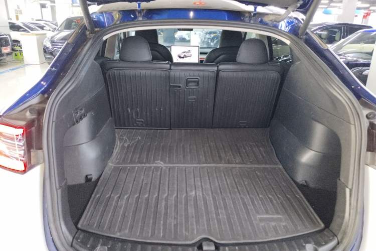 Used Tesla Model Y 2023 Rear-Wheel-Drive Version Trunk