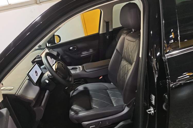 Used Leapmotor C16 2026 Pure Electric 630 LiDAR Zhizun Edition 5 Seats
