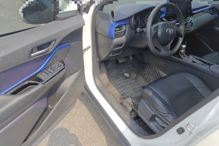 Used Toyota C-HR 2018 2.0L Leading with Sunroof China VI Standard
