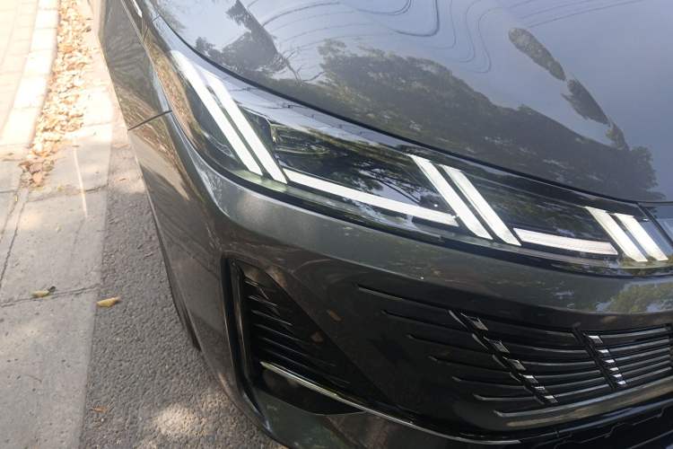 Used CHANGAN Eado 2026 Model, Fourth Generation, 1.5T 500Bar Dynamic Enjoyment Edition Right Front Headlight