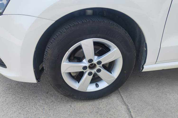 Used Volkswagen Polo 2016 1.4L Manual Fashion Model