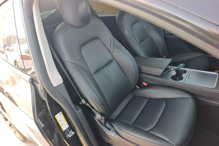 Used Tesla Model Y 2021 Long-Range All-Wheel-Drive Version Right Front Seat