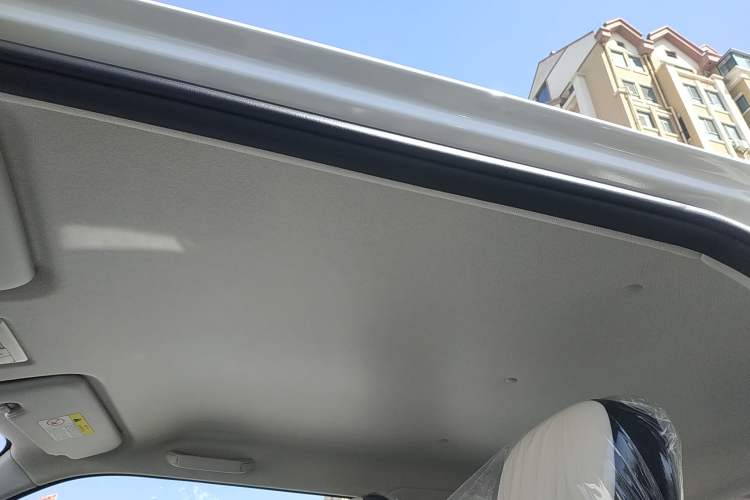 Used CHANGAN NEVO Lumin 2026 Model Treasure Edition 205km Passionate Beige Ningde Headliner