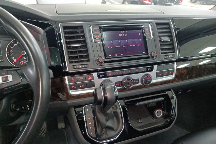 Used Volkswagen Multivan 2018 2.0 TSI Two-Wheel-Drive Luxury Edition 7 Seats
