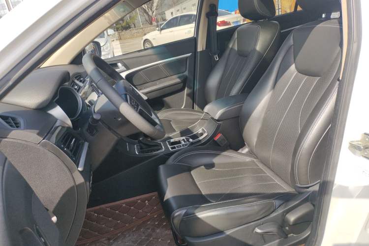 Used Geely Auto Emgrand 2017 Sedan Million Edition 1.5L CVT Upward Connectivity Version