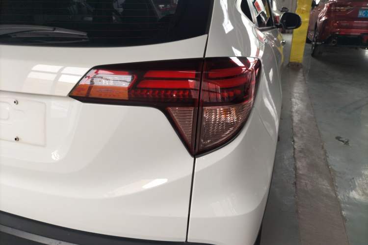 Used Honda Vezel 2017 1.8L CVT Front-Wheel Drive Pioneer Edition
