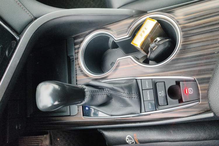 Used Toyota Camry 2018 2.5G Luxury Edition Gear Lever