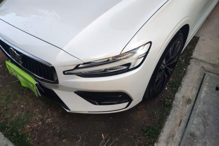 Used Volvo S60 2025 B4 Zhiyuan Luxury Edition
