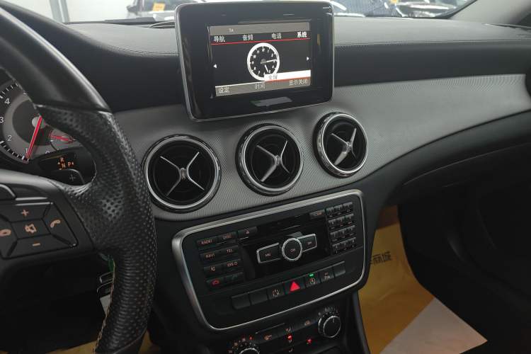 Used Mercedes-Benz GLA 2015 GLA 200 Fashion Model