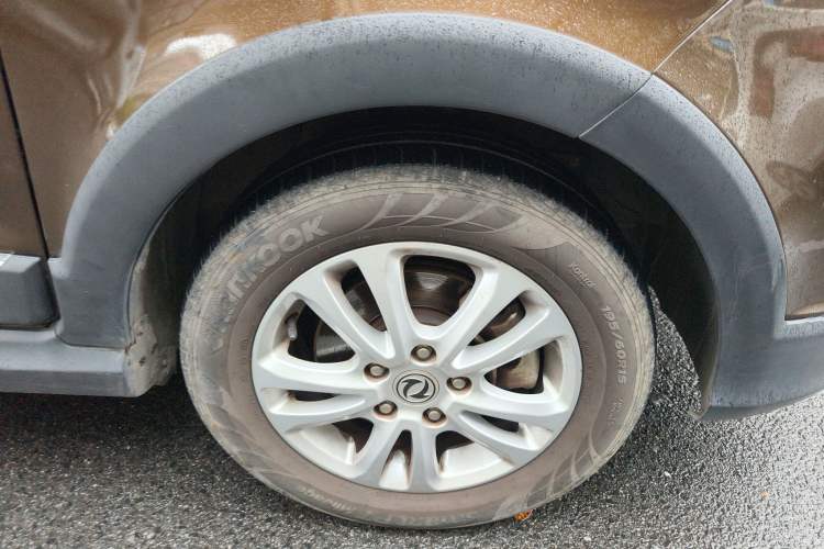 Used Dongfeng Fengon 360 2015 1.5L Manual Comfort II 7-Seater
