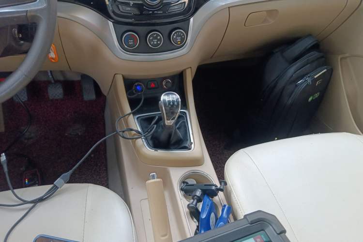 Used Baojun 730 2014 1.5L manual standard trim 7 seats