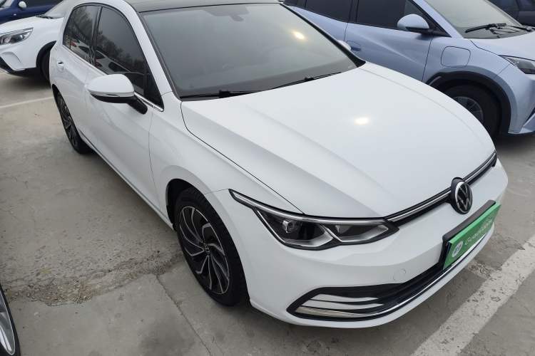 Used Volkswagen Golf 2021 280TSI DSG Pro Front Right 45 Deg