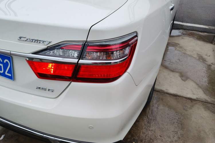 Used Toyota Camry 2016 2.5G 10th Anniversary Deluxe Navigation Edition
