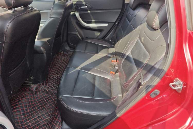 Used CHANGAN CS35 2015 1.6L Manual Luxury Model China IV Standard
