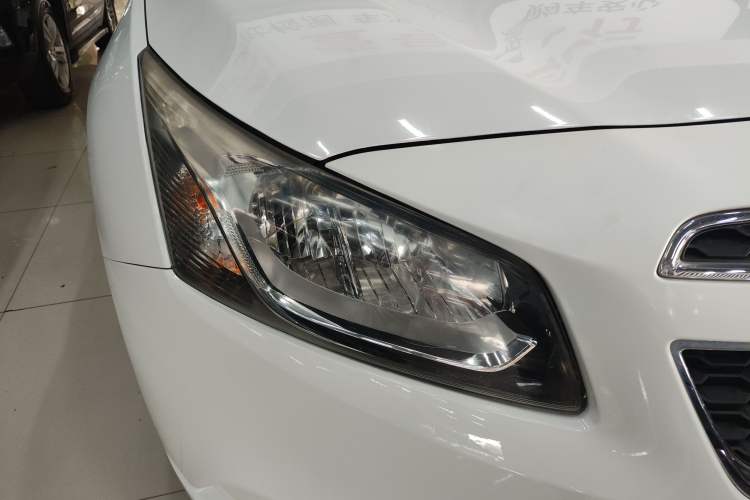 Used Chevrolet Cruze 2015 1.5L Classic SL MT Right Front Headlight