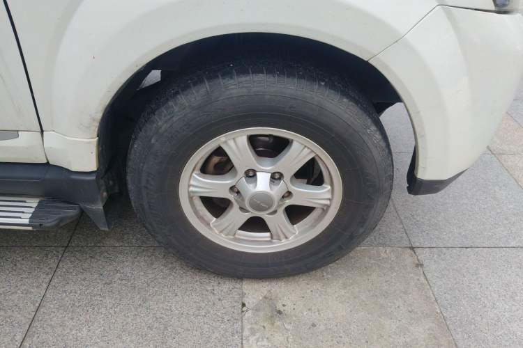 Used Haval H5 Classic 2015 2.0L Manual Two-Wheel Drive Entry-Level Trim Right Front Wheel Hub