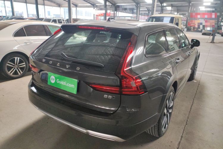 Used Volvo V90 2024 Cross Country B5 AWD Prestige Edition