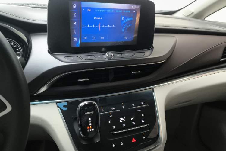 Used Buick GL8 2023 Land Executive Class Comfort Model Audio And AC Panel