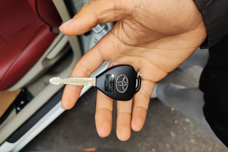 Used Toyota Corolla 2012 Luxurious Edition 1.6L Automatic GL Vehicle Key