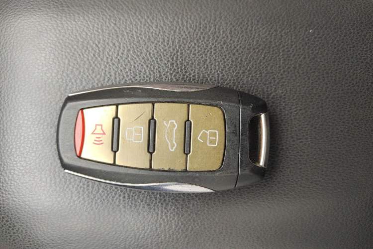 Used Haval H2s 2018 Red-Label 1.5T Dual-Clutch ZhiShang Model Vehicle Key