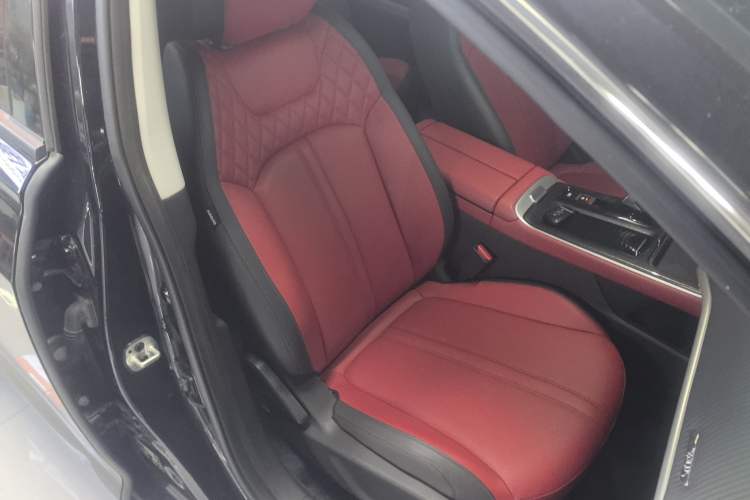 Used Dongfeng Aeolus Yixuan MAX 2021 1.5T Ultra-Stylish Trendsetter Edition