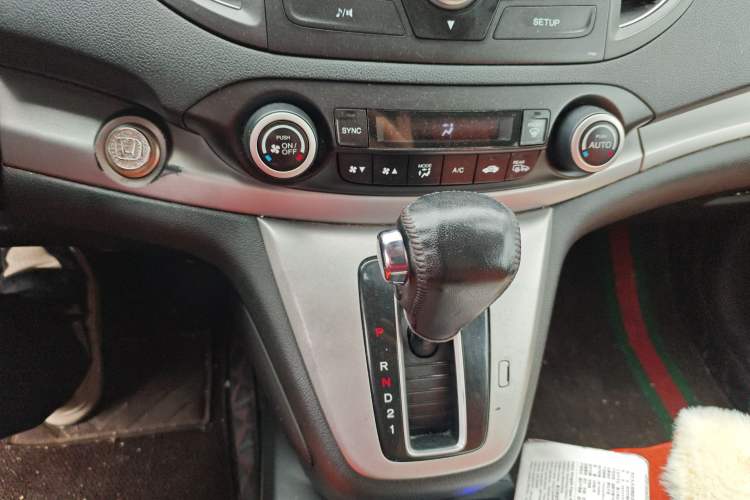 Used Honda CR-V 2012 2.4L four-wheel drive luxury version Gear Lever