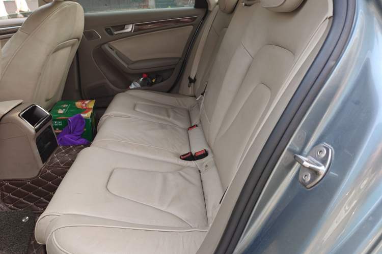 Used Audi A4L 2012 2.0 TFSI automatic Comfort trim level