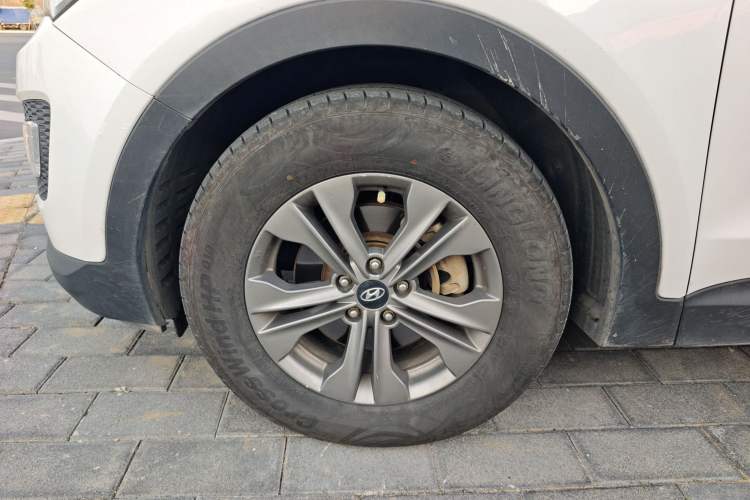 Used Hyundai Santa Fe 2015 2.0T Automatic Two-Wheel Drive Smart Version 5 Seats
