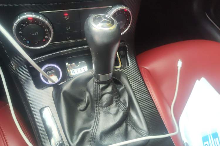 Used Mercedes-Benz SLK-Class 2011 SLK 200 Fashion Model
