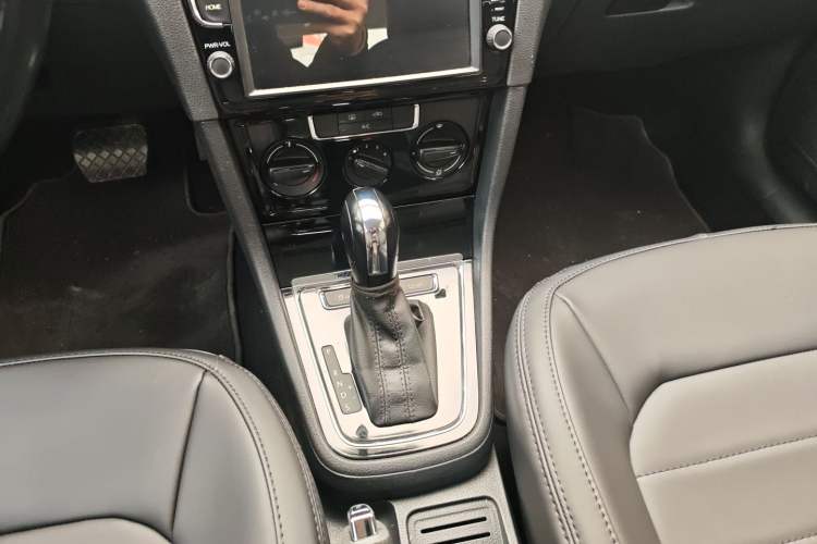 Used Volkswagen Bora 2015 Qihui Edition 1.6L Automatic Fashion Model