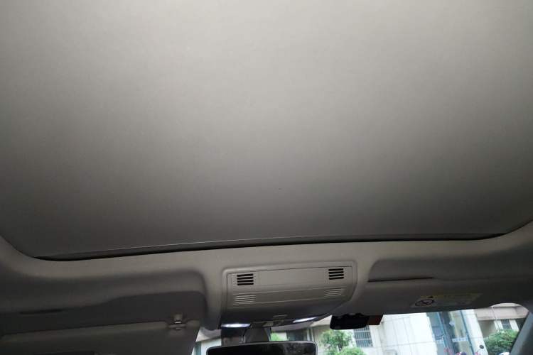 Used Volkswagen Tayron 2020 330TSI Two-Wheel Drive Luxury Smart Connectivity Version Headliner