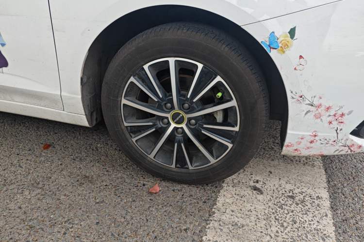 Used Roewe i5 2021 1.5L CVT Platinum Edition Right Front Wheel Hub