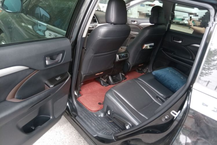 Used Toyota Highlander 2018 2.0T Four-Wheel Drive Luxury Version 7 Seats China VI Standard Left Rear Seat