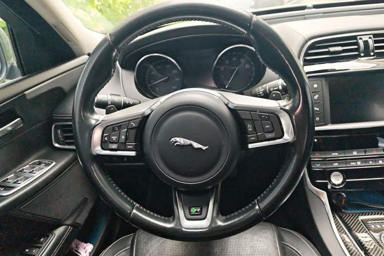 Used Jaguar XE 2015 2.0T 200 PS R-Sport
