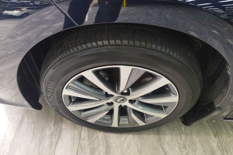 Used Lexus ES 2020 200 Excellence Edition Left Front Wheel Hub