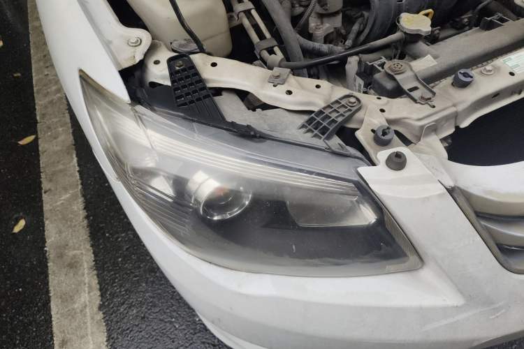 Used BYD L3 2013 1.5L Automatic Comfort Edition Right Front Headlight