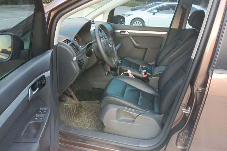 Used Volkswagen Touran 2013 1.4T Manual Fashion Edition 5 Seats