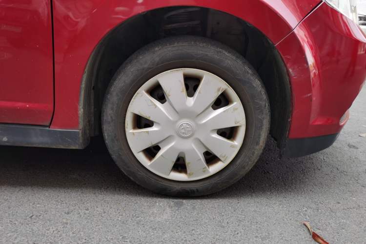 Used Venucia R50 2015 1.6L Automatic Fashion Edition
