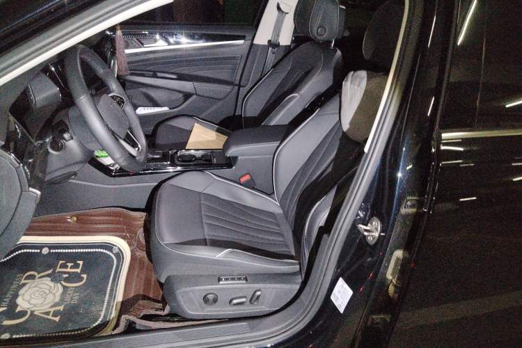 Used Volkswagen Passat 2023 Revised 380TSI Luxury Edition
