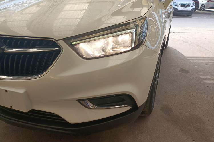 Used Buick Encore 2018 18T Automatic Two-Wheel Drive Urban Fashion Model