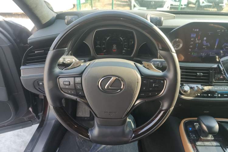 Used Lexus LS 2021 500h Luxury Edition
