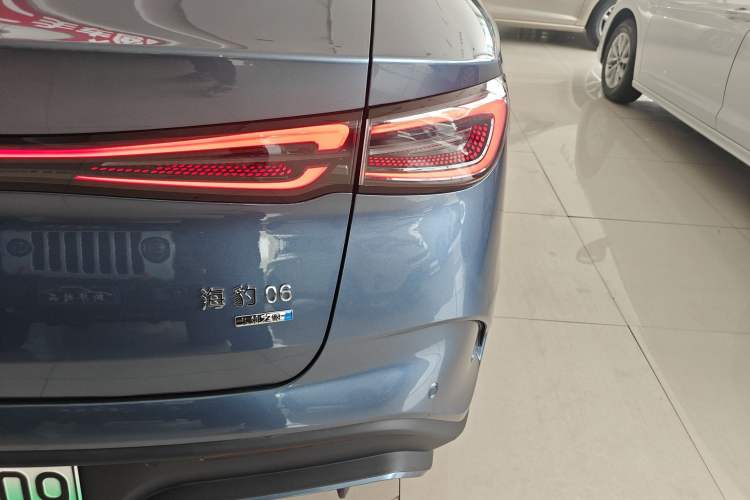 Used BYD Seal 06 New Energy 2025 DM-i Smart Drive 80KM Luxury Model Right Rear Taillight