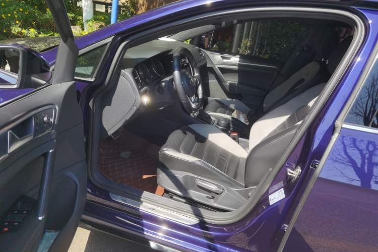 Used Volkswagen Golf 2018 280TSI Automatic R-Line Model Driver Seat