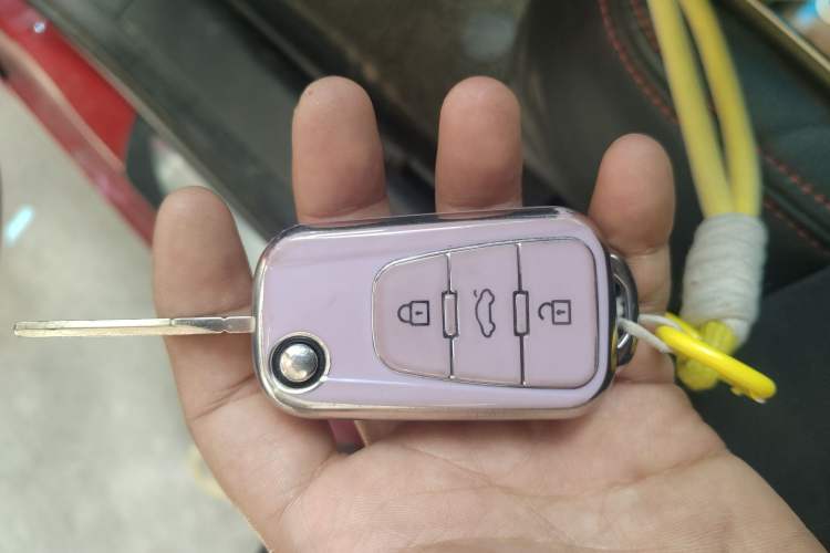 Used Roewe 350 2014 1.5L Automatic Xunda Edition
